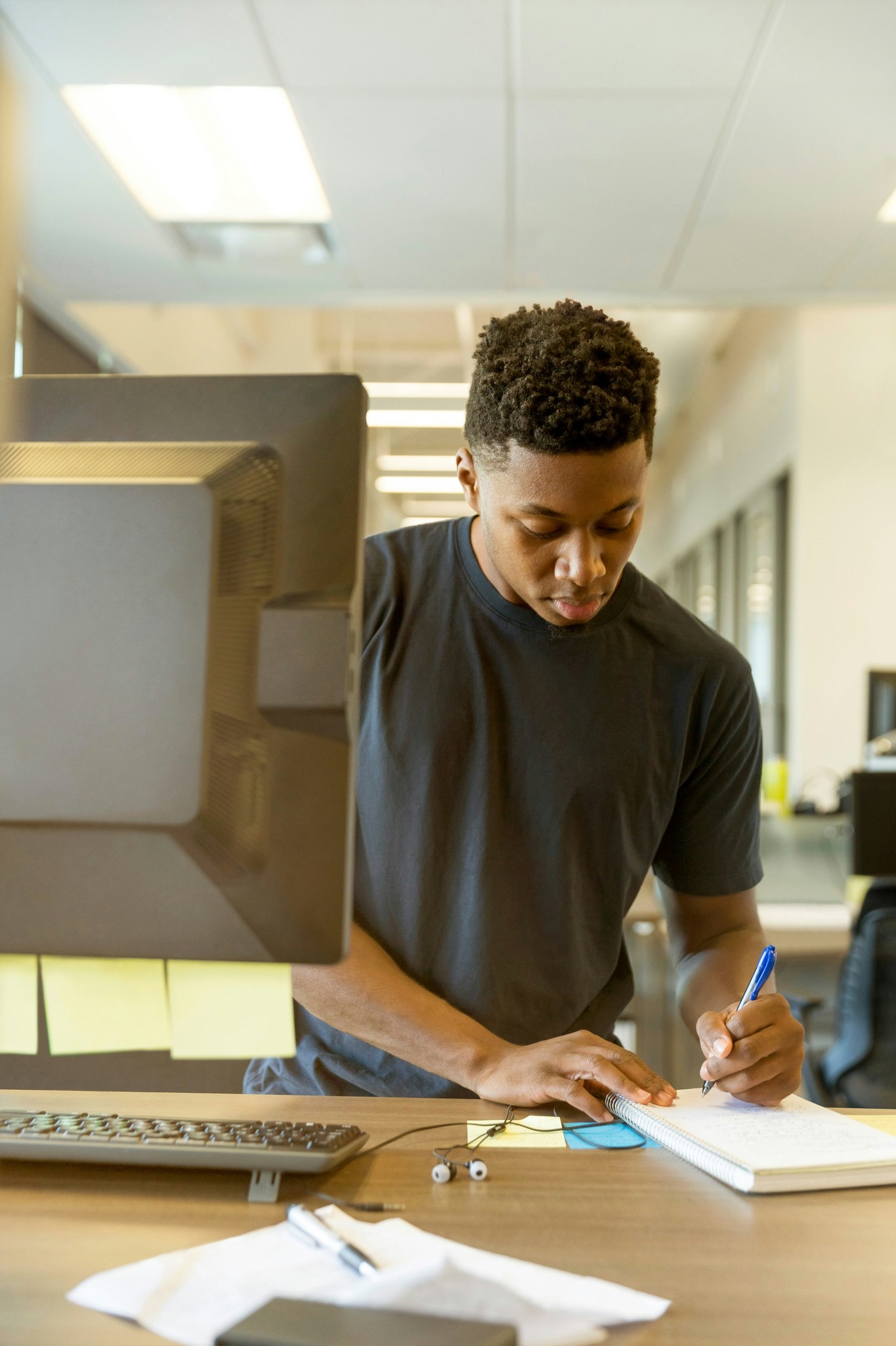 A 2026 Guide on How to Find a Professional Email Address